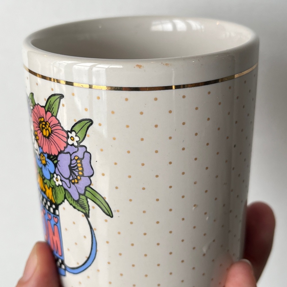 3/$30 🌟 90’s Floral Mom Mug with Watering Can Design - Picture 4 of 8